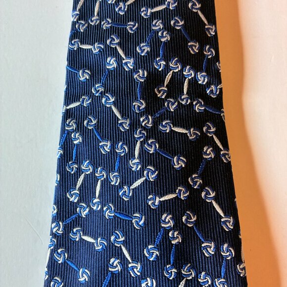 Turnbull & Asser 100% Silk Tie Made in England – Blue Geometric Knot Pattern - Picture 3 of 4